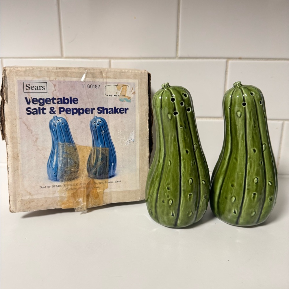 Sears Green Vegetable Salt & Pepper Shaker Set vintage in original box JAPAN